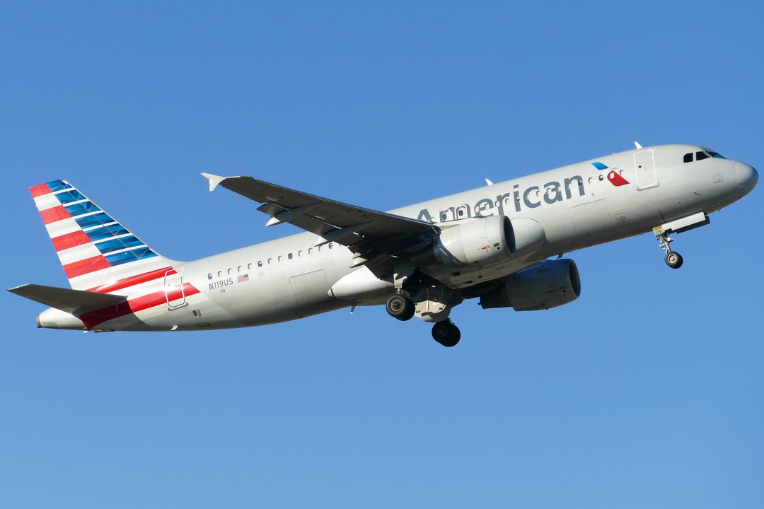 Photo of N119US - American Airlines Airbus A320 at AUS on AeroXplorer Aviation Database Photo of N119US - American Airlines Airbus A320 at AUS on AeroXplorer Aviation Database
