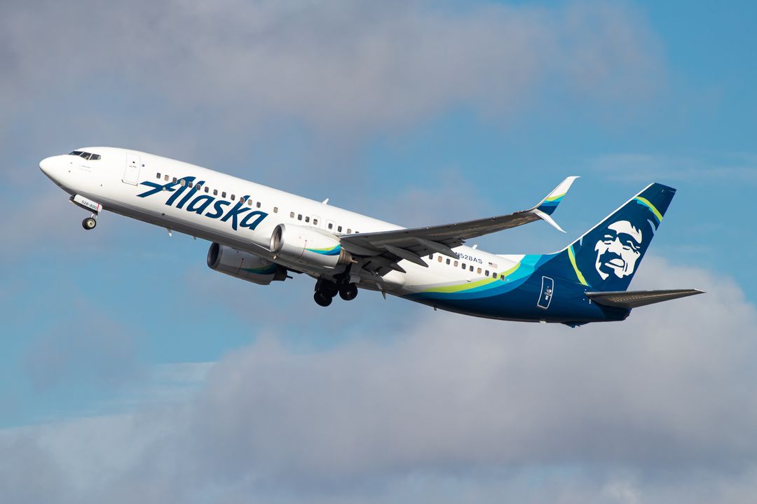 Photo of N528AS - Alaska Airlines Boeing 737-800 at LAX on AeroXplorer Aviation Database Photo of N528AS - Alaska Airlines Boeing 737-800 at LAX on AeroXplorer Aviation Database