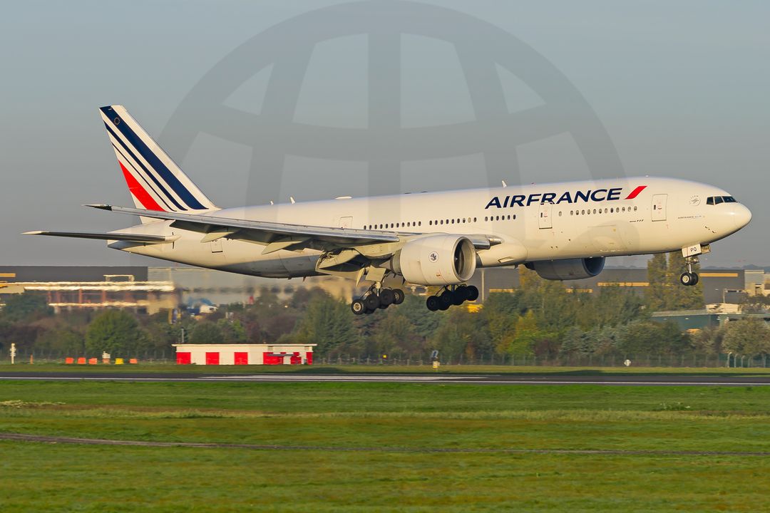 Photo of F-GSPQ - Air France Boeing 777-200ER at ORY on AeroXplorer Aviation Database Photo of F-GSPQ - Air France Boeing 777-200ER at ORY on AeroXplorer Aviation Database