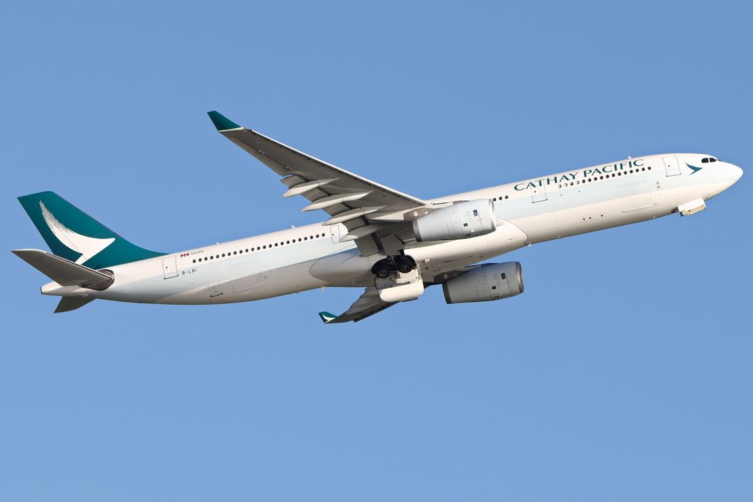 Photo of B-LBI - Cathay Pacific Airbus A330-300 at HKG on AeroXplorer Aviation Database Photo of B-LBI - Cathay Pacific Airbus A330-300 at HKG on AeroXplorer Aviation Database
