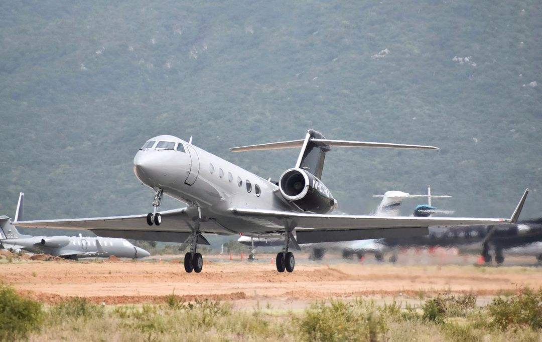 Photo of N400AJ - Bigboy Investment Partnership LLC Gulfstream IV at CSL on AeroXplorer Aviation Database Photo of N400AJ - Bigboy Investment Partnership LLC Gulfstream IV at CSL on AeroXplorer Aviation Database