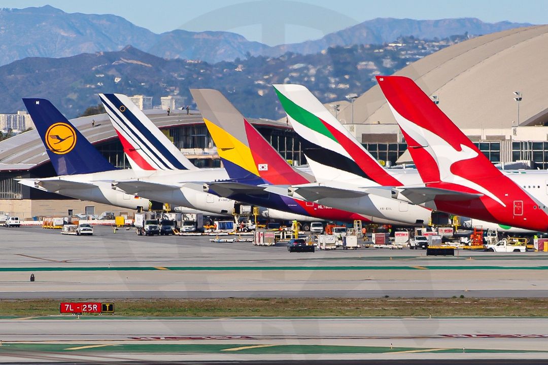 Photo of KLAX - Airport Photo at LAX on AeroXplorer Aviation Database Photo of KLAX - Airport Photo at LAX on AeroXplorer Aviation Database