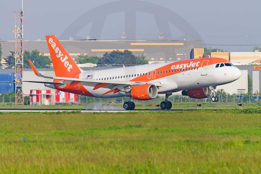 Photo of OE-IJX - EasyJet Airbus A320 at ORY on AeroXplorer Aviation Database