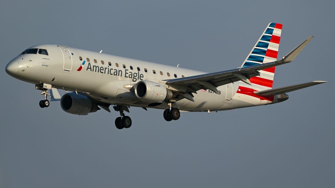 Photo of N274NN - American Airlines Embraer E175 at DFW on AeroXplorer Aviation Database Photo of N274NN - American Airlines Embraer E175 at DFW on AeroXplorer Aviation Database