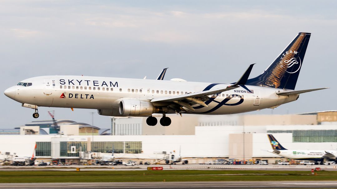 Photo of N381DN - Delta Airlines Boeing 737-800 at MCO on AeroXplorer Aviation Database