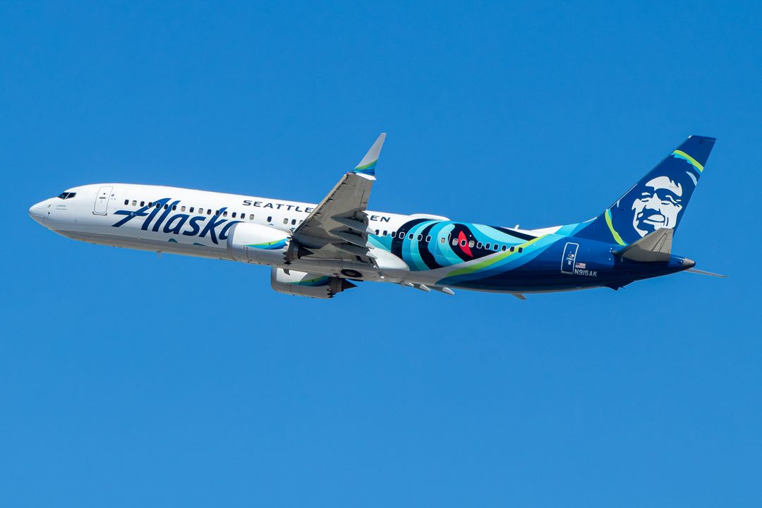 Photo of N915AK - Alaska Airlines Boeing 737 MAX 9 at LAX on AeroXplorer Aviation Database