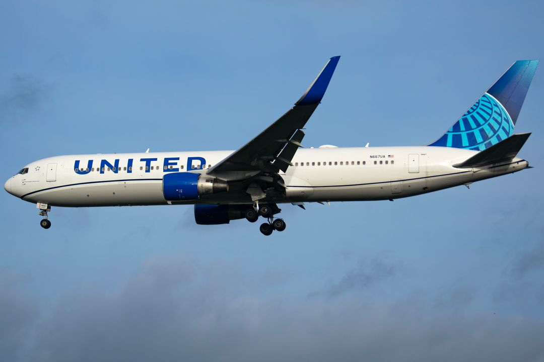 Photo of N667UA - United Airlines Boeing 767-300ER at LHR on AeroXplorer Aviation Database Photo of N667UA - United Airlines Boeing 767-300ER at LHR on AeroXplorer Aviation Database