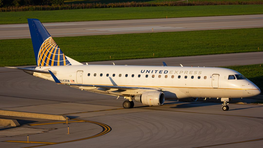 Photo of N643RW - United Express Embraer E170 at CMH on AeroXplorer Aviation Database Photo of N643RW - United Express Embraer E170 at CMH on AeroXplorer Aviation Database