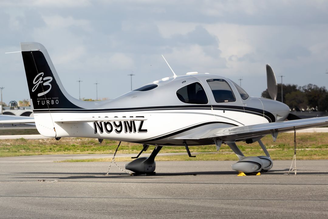 Photo of N69MZ - PRIVATE Cirrus SR22 G3 Turbo at ORL on AeroXplorer Aviation Database Photo of N69MZ - PRIVATE Cirrus SR22 G3 Turbo at ORL on AeroXplorer Aviation Database