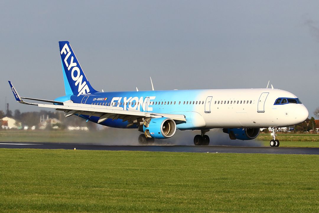 Photo of ER-00003 - FlyOne Airbus A321-200 at AMS on AeroXplorer Aviation Database