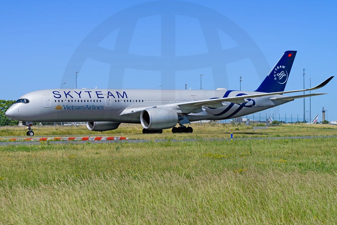 Photo of VN-A897 - Vietnam Airlines Airbus A350-900 at CDG on AeroXplorer Aviation Database Photo of VN-A897 - Vietnam Airlines Airbus A350-900 at CDG on AeroXplorer Aviation Database