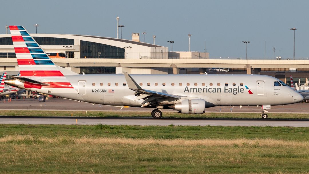 Photo of N266NN - American Eagle Embraer E175 at DFW on AeroXplorer Aviation Database