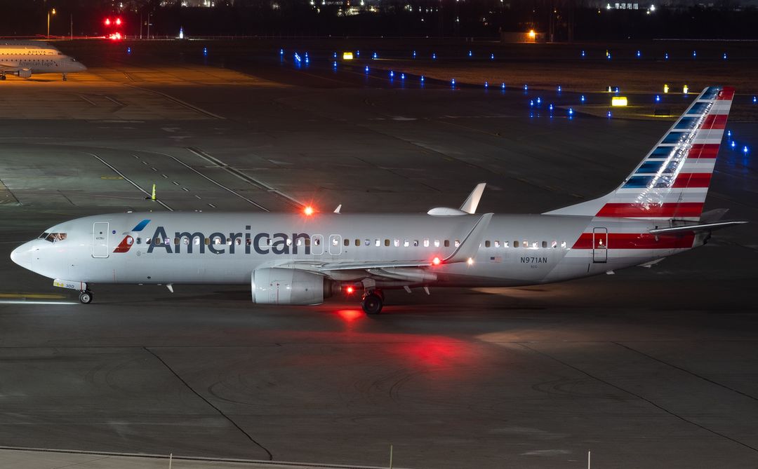 Photo of N971AN - American Airlines Boeing 737-800 at CMH on AeroXplorer Aviation Database Photo of N971AN - American Airlines Boeing 737-800 at CMH on AeroXplorer Aviation Database