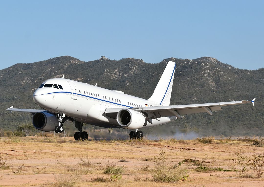 Photo of D-APGS - PRIVATE Airbus A319 at CSL on AeroXplorer Aviation Database Photo of D-APGS - PRIVATE Airbus A319 at CSL on AeroXplorer Aviation Database