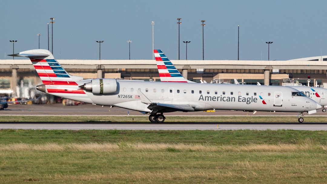 Photo of N726SK - American Eagle Bombardier CRJ-700 at DFW on AeroXplorer Aviation Database