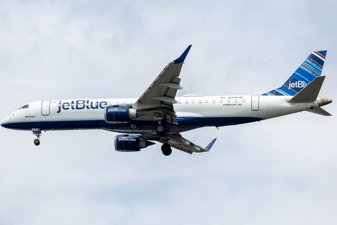 Photo of N354JB - JetBlue Airways Embraer E190 at JFK on AeroXplorer Aviation Database Photo of N354JB - JetBlue Airways Embraer E190 at JFK on AeroXplorer Aviation Database