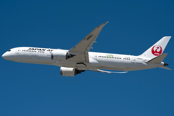 JA618J | Japan Airlines Boeing 767-300ER at YVR | AeroXplorer