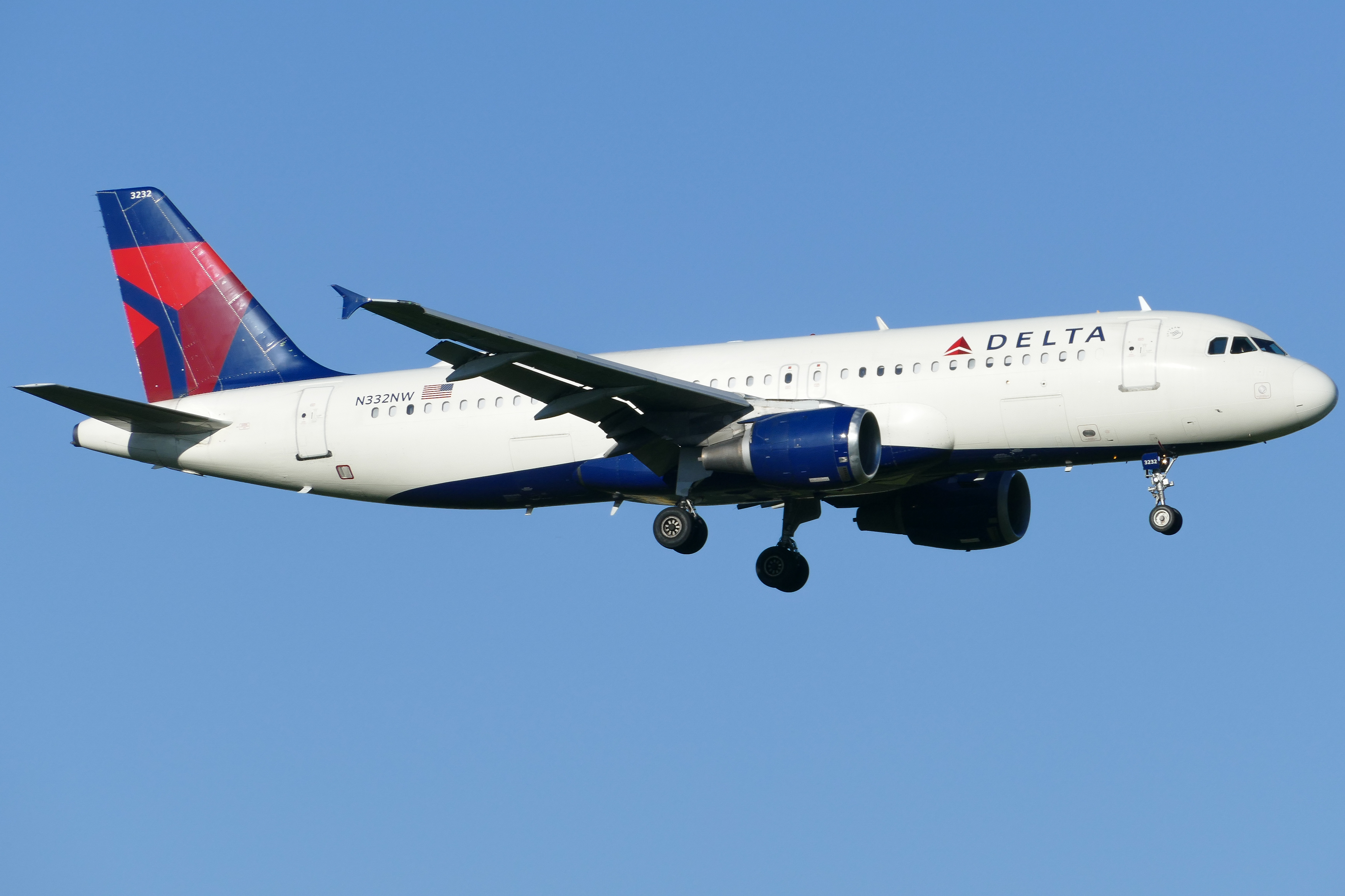 Full size: Delta Airlines Airbus A320 N332NW at Austin-Bergstrom International Airport