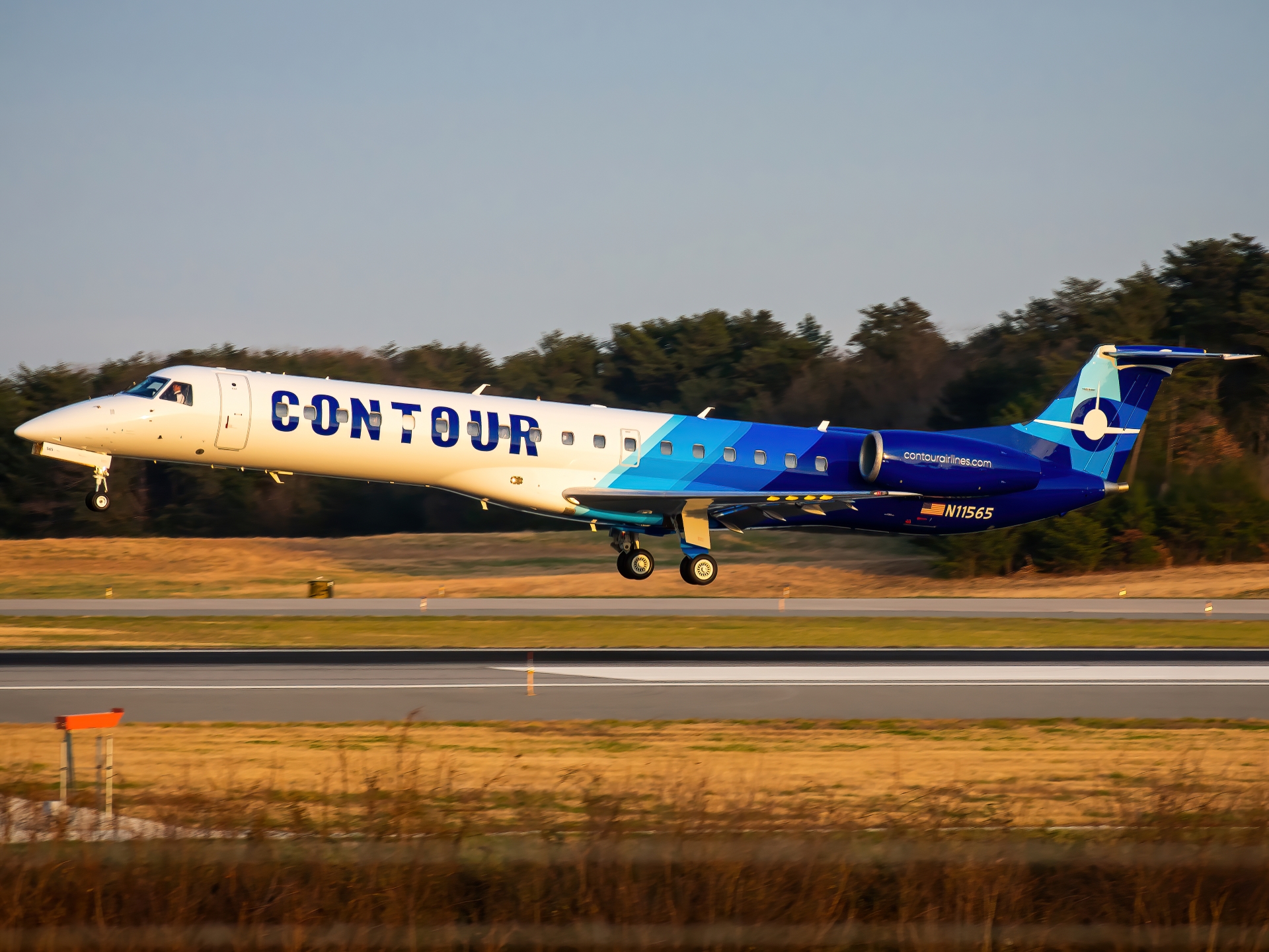 Full size: Contour Airlines Embraer ERJ145 N11565 at Baltimore/Washington International Thurgood Marshall Airport