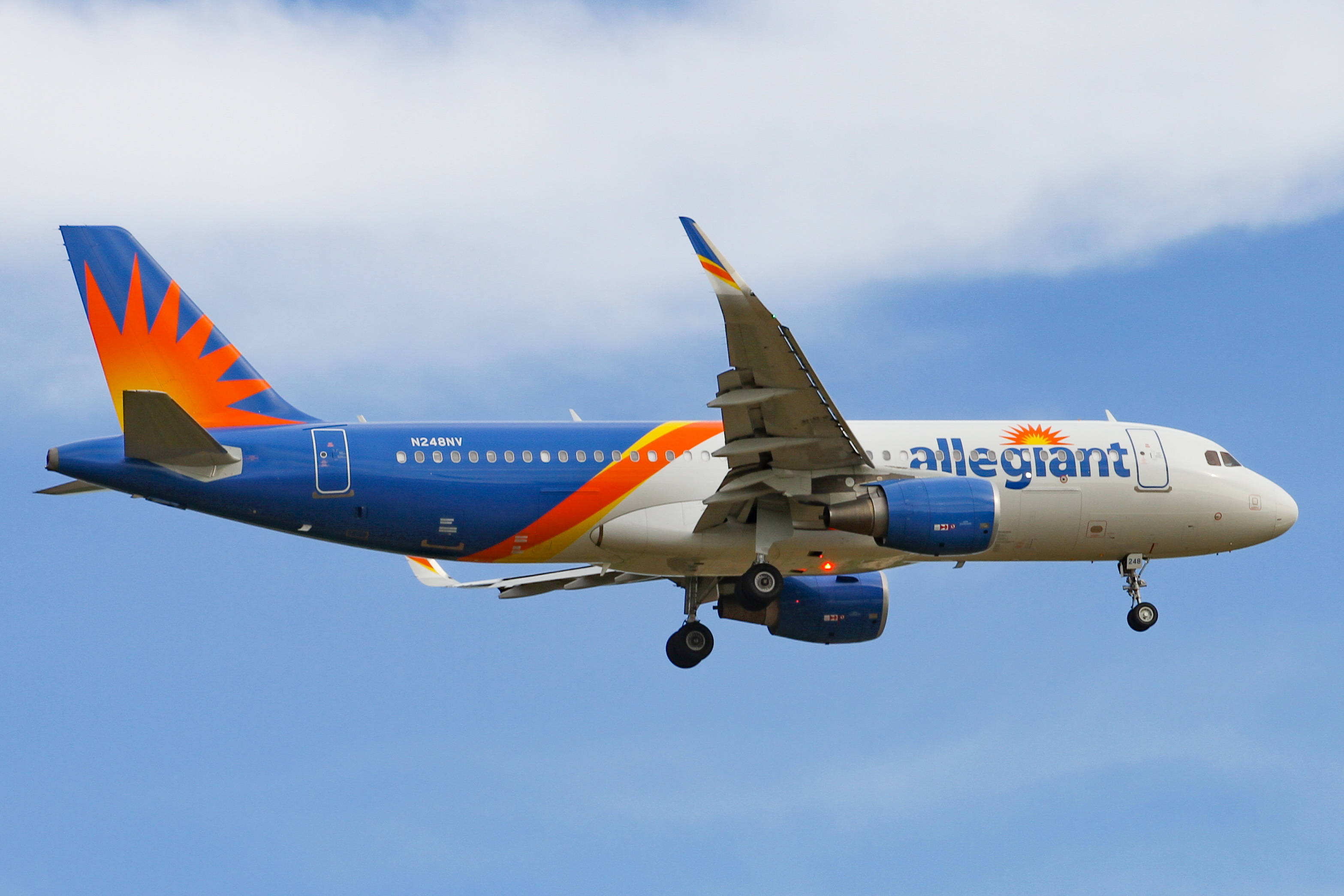 Full size: Allegiant Airbus A320 N248NV at Rickenbacker International Airport