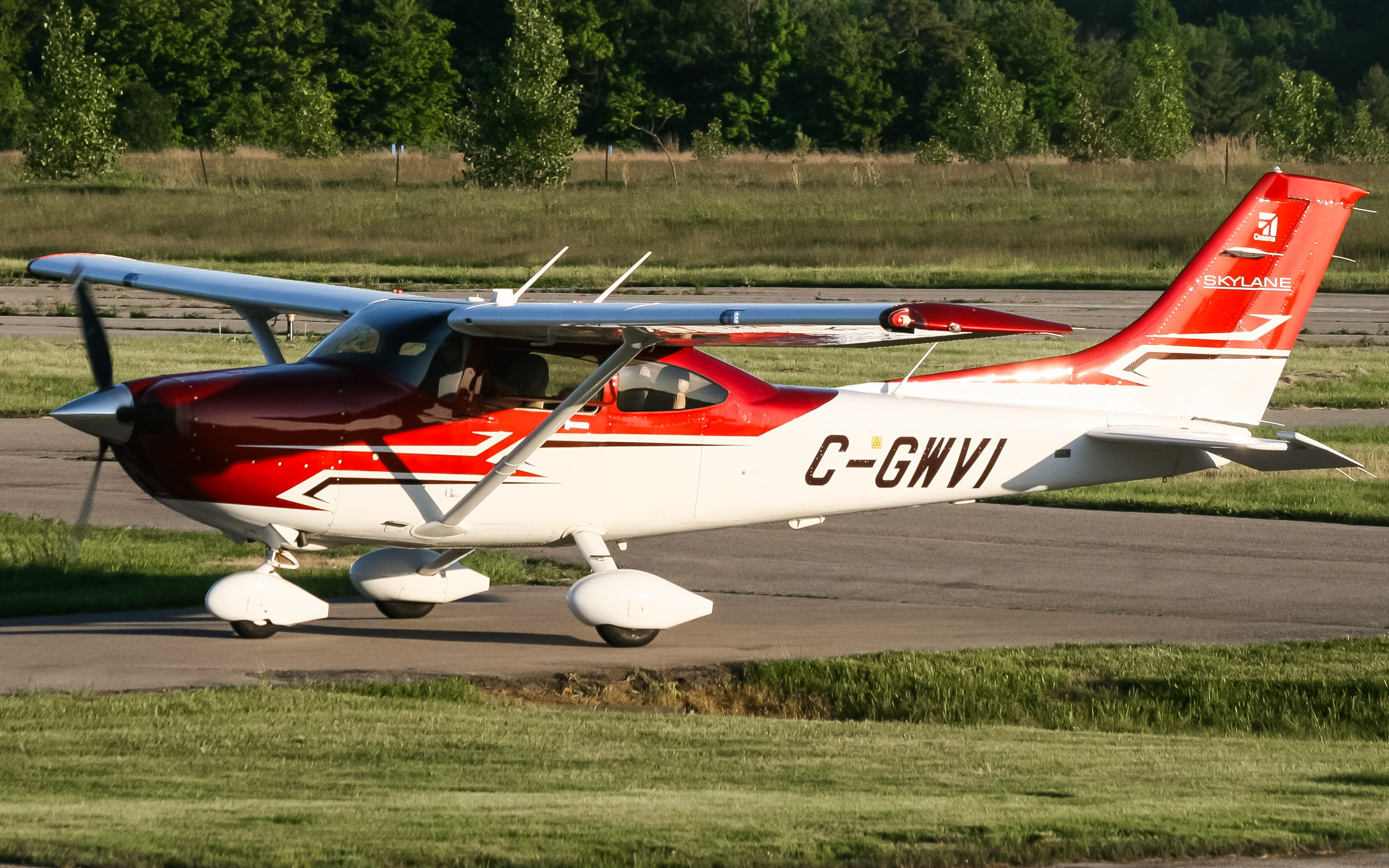 Full size: PRIVATE Cessna 182T Skylane C-GWVI at 