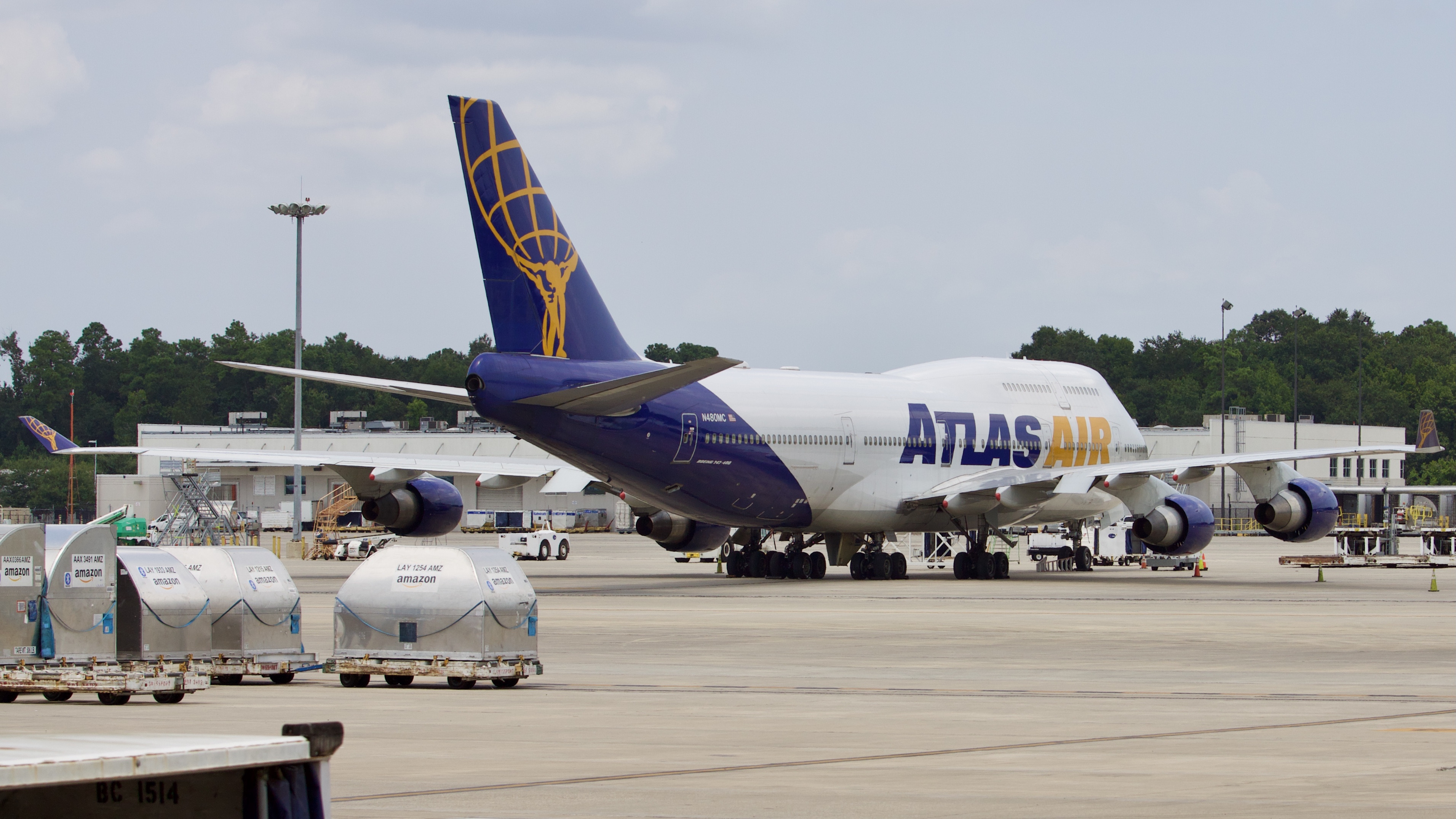 Full size: Atlas Air Boeing 747-400 N480MC at Houston-George Bush Intercontinental Airport