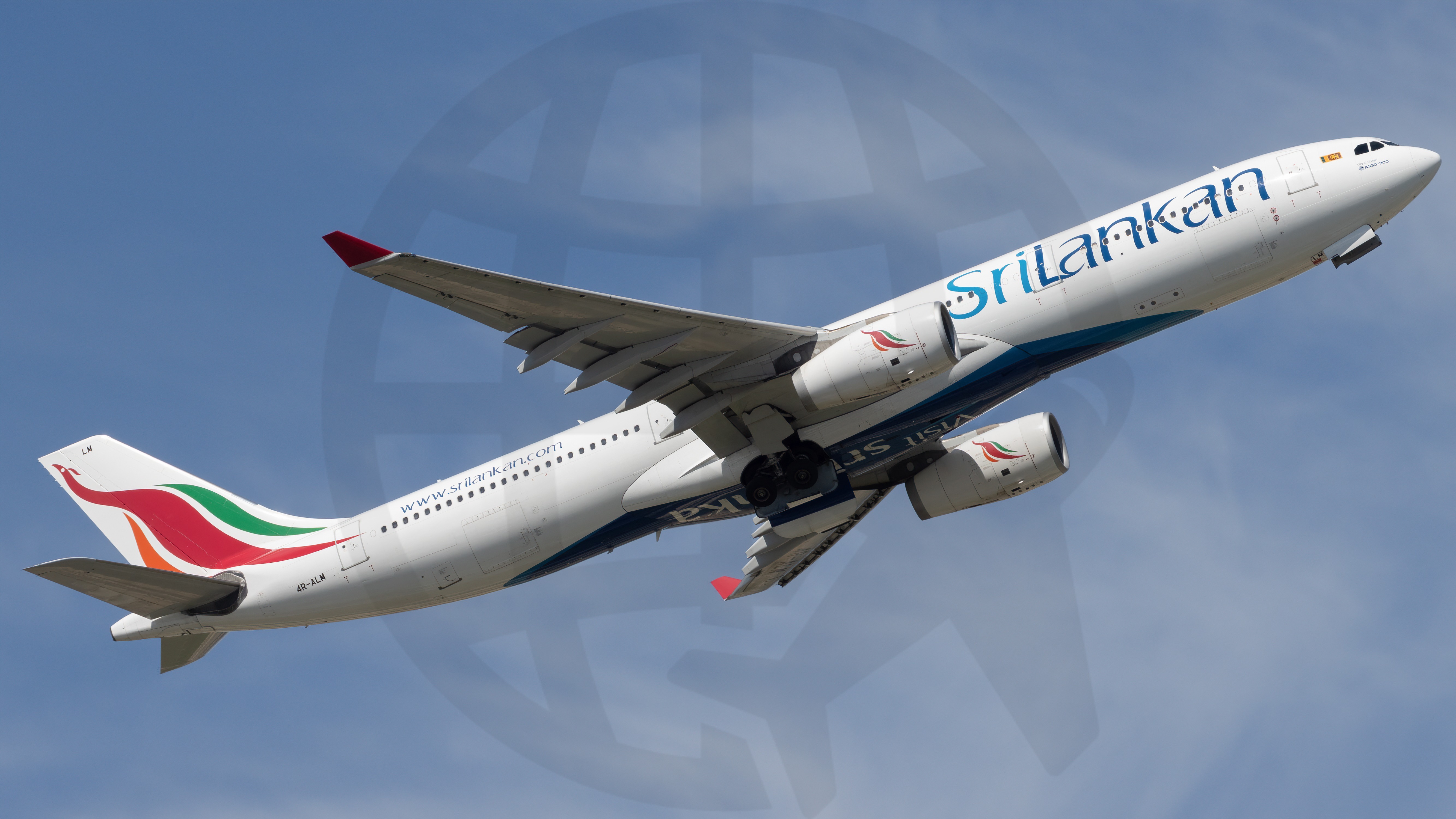 Full size: Srilankan Airlines Airbus A330-300 4R-ALM at Singapore-Changi Airport