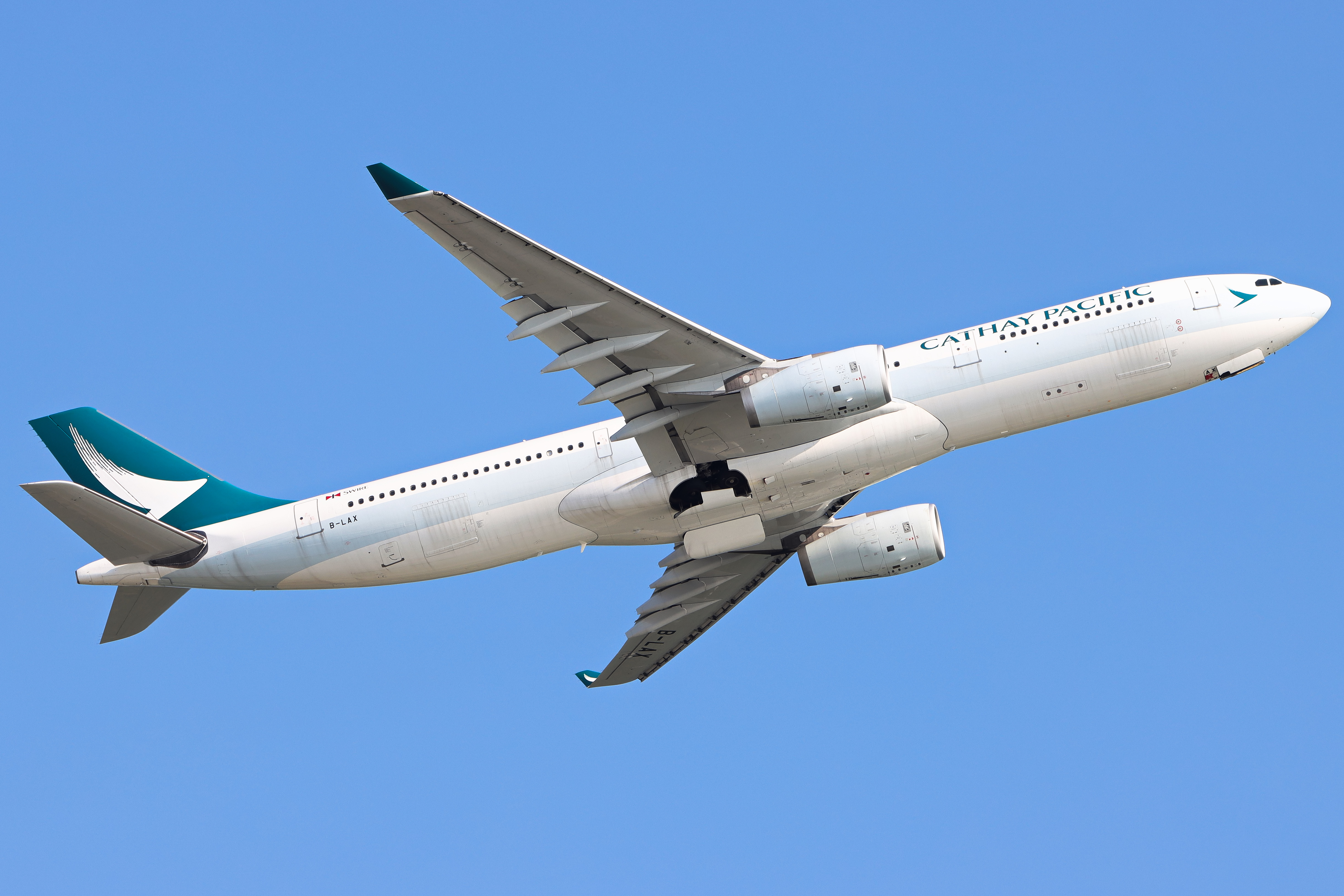 Full size: Cathay Pacific Airbus A330-300 B-LAX at Hong Kong International Airport
