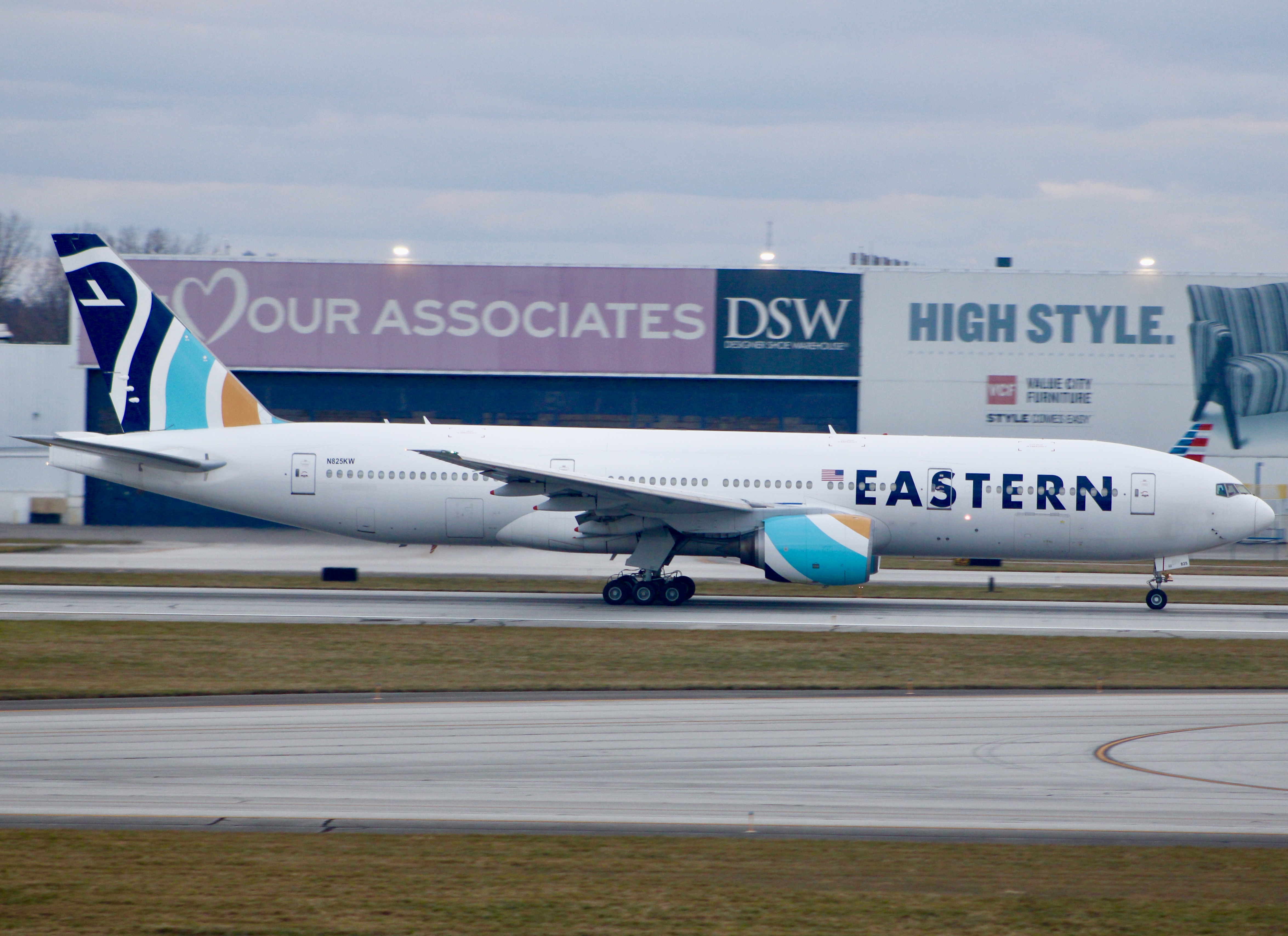 Full size: Eastern Airlines Boeing 777-200 N825KW at John Glenn Columbus International Airport