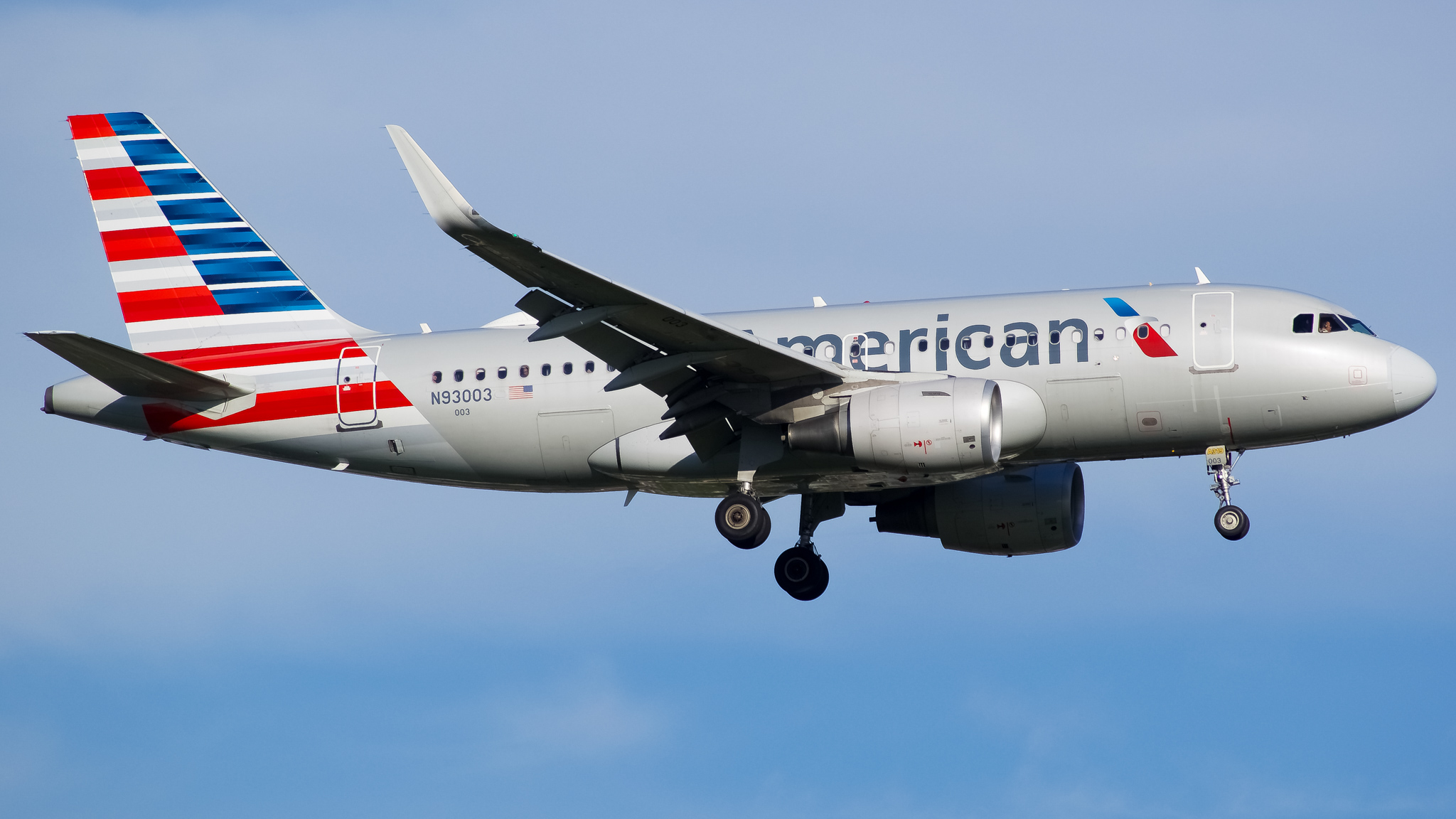 Full size: American Airlines Airbus A319 N93003 at John F. Kennedy International Airport