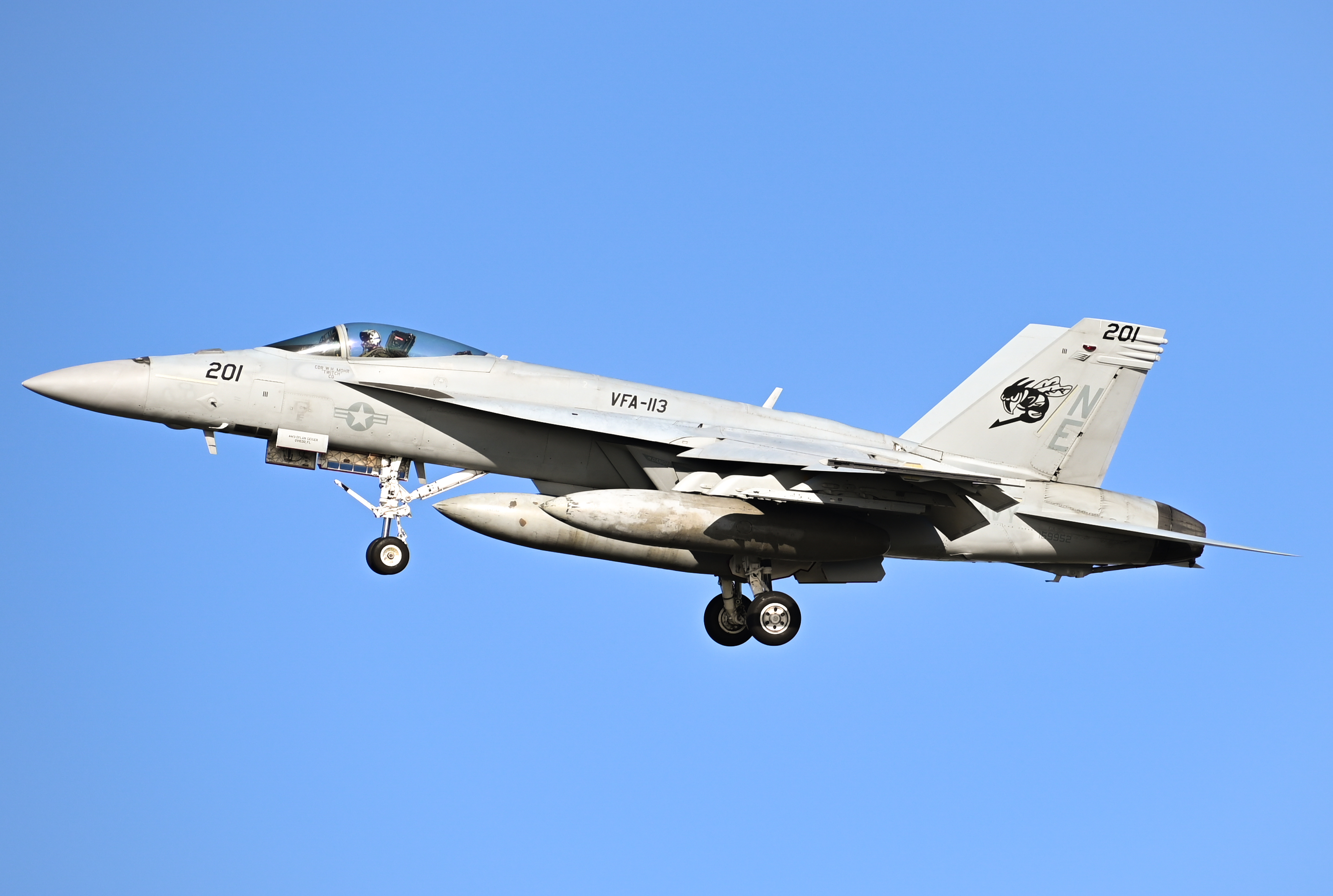 Full size: USN - United States Navy Boeing F/A-18E/F Super Hornet 159952 at North Island NAS