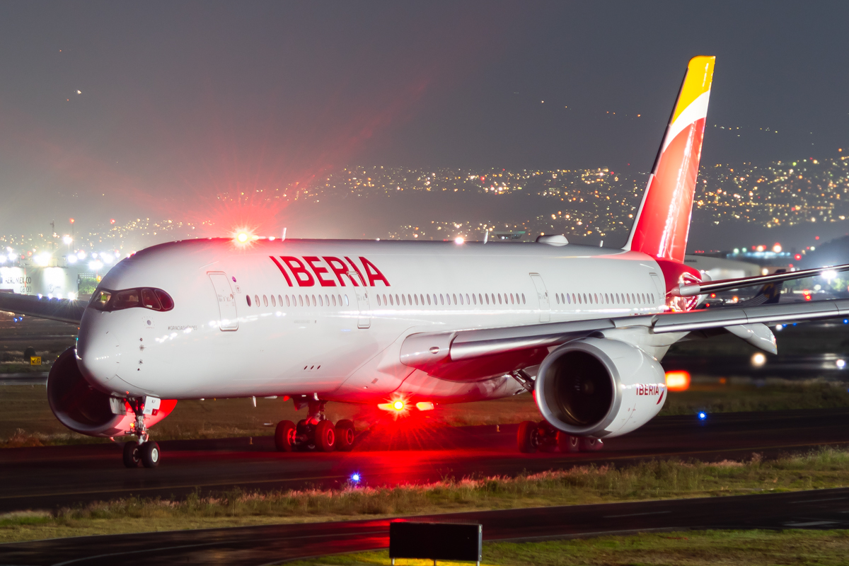 Full size: Iberia Airbus A350-900 EC-NLP at Mexico City International Airport