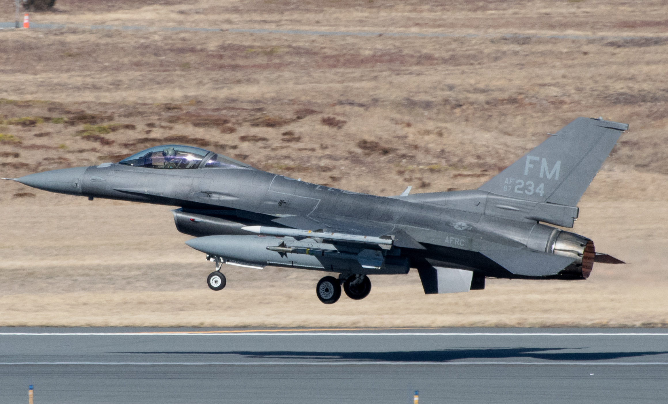 Full size: USAF - United States Air Force General Dynamics F-16 Fighting Falcon 87-0234 at Atlantic City International Airport