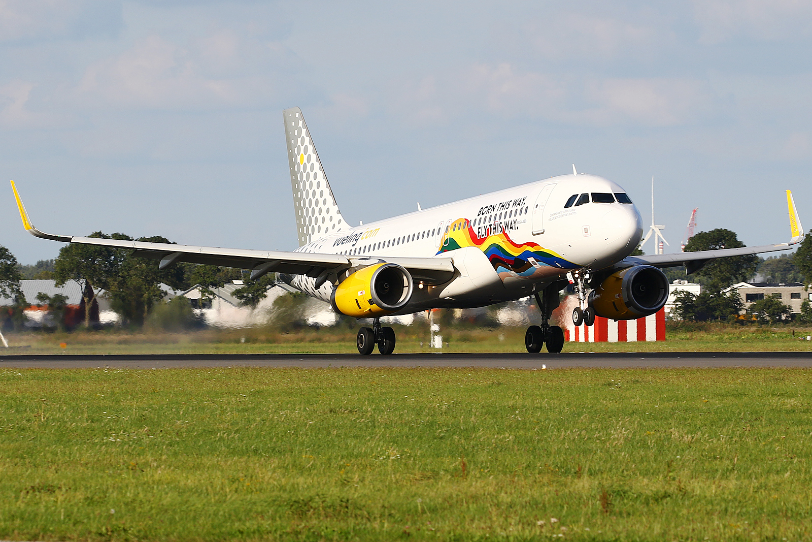 Full size: Vueling Airbus A320 EC-LVS at Amsterdam Schiphol Airport