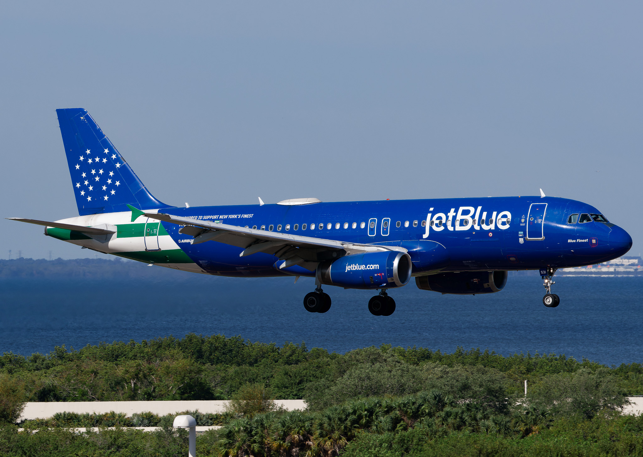 Full size: JetBlue Airways Airbus A320 N531JL at Tampa International Airport