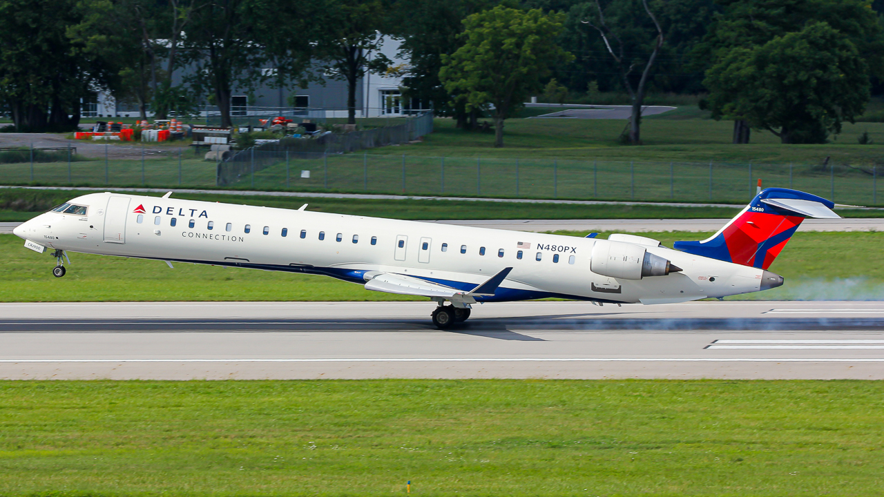 Full size: Delta Connection Mitsubishi CRJ-900LR N480PX at John Glenn Columbus International Airport