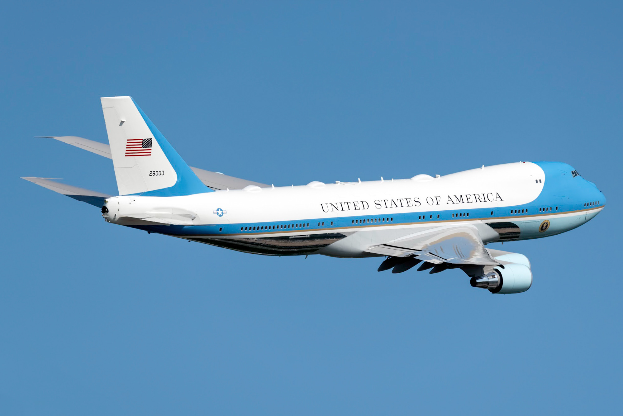 Full size: USAF - United States Air Force Boeing VC-25A 82-8000 at Joint Base Andrews
