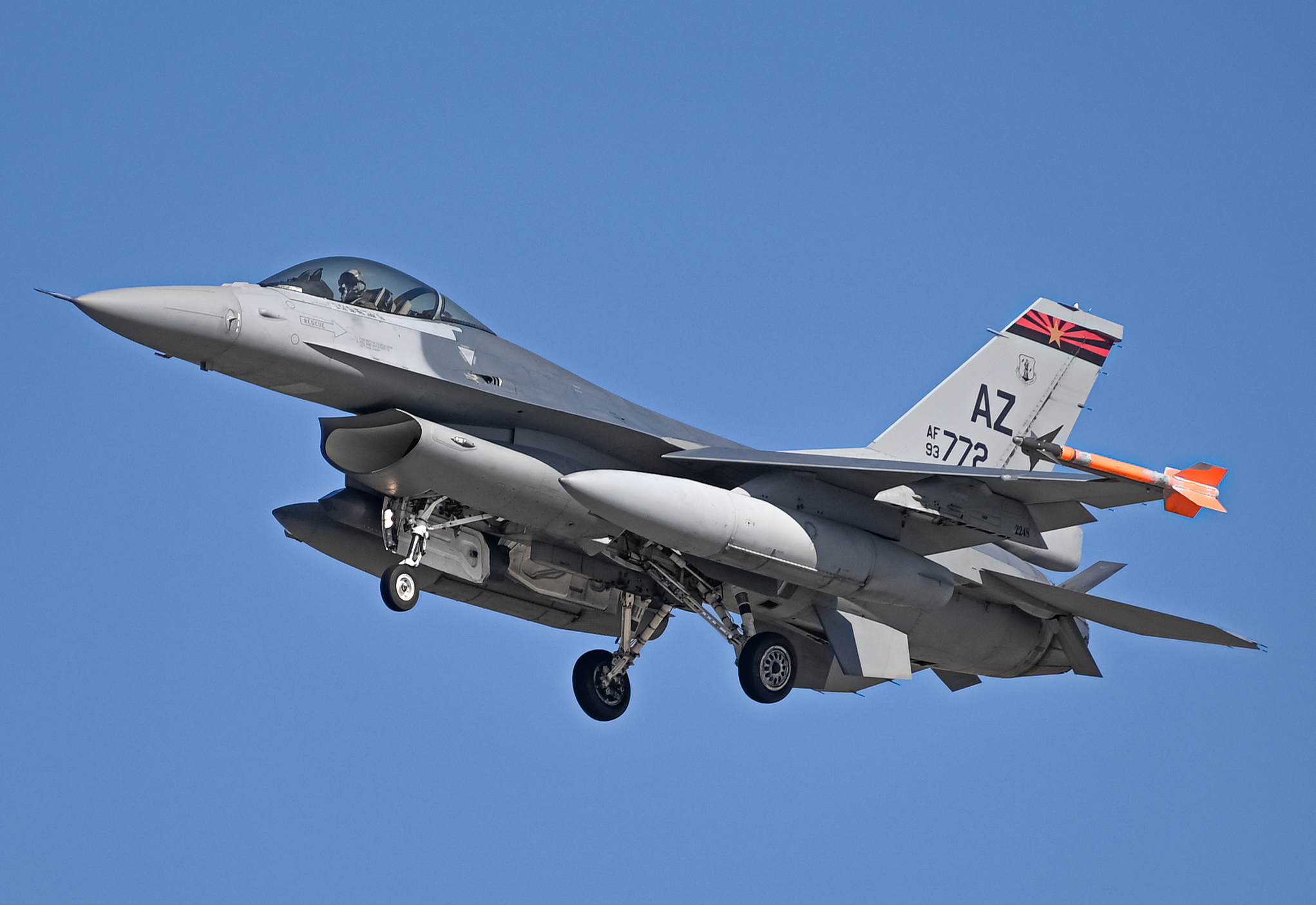 Full size: USAF - United States Air Force General Dynamics F-16 Fighting Falcon 93-0772 at North Island NAS