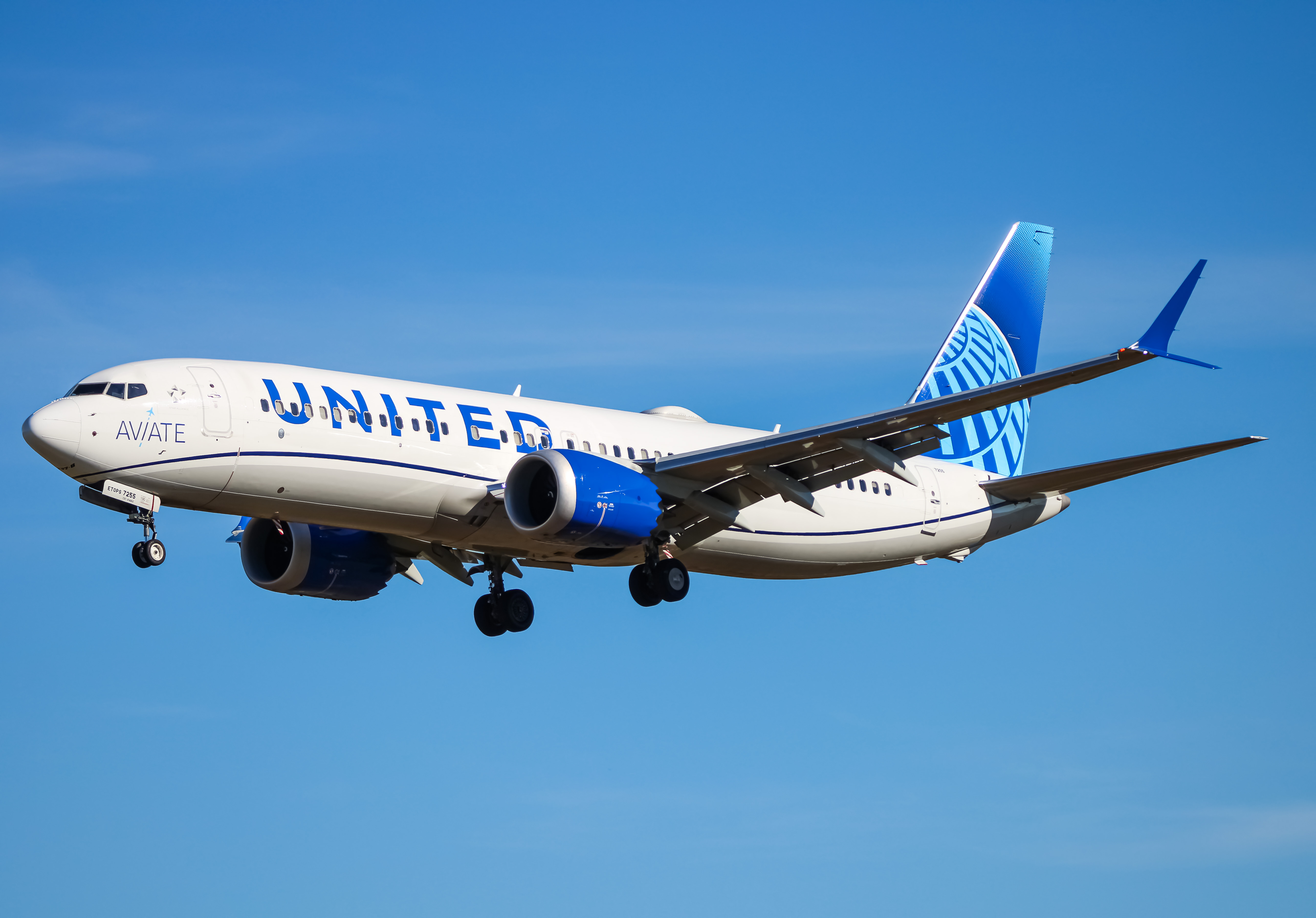 Full size: United Airlines Boeing 737 MAX 8 N27255 at Baltimore/Washington International Thurgood Marshall Airport