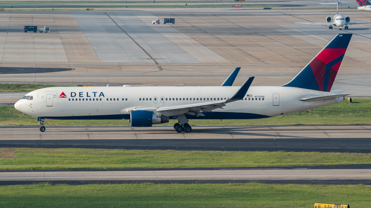 Full size: Delta Airlines Boeing 767-300ER N179DN at Hartsfield-Jackson Atlanta International Airport