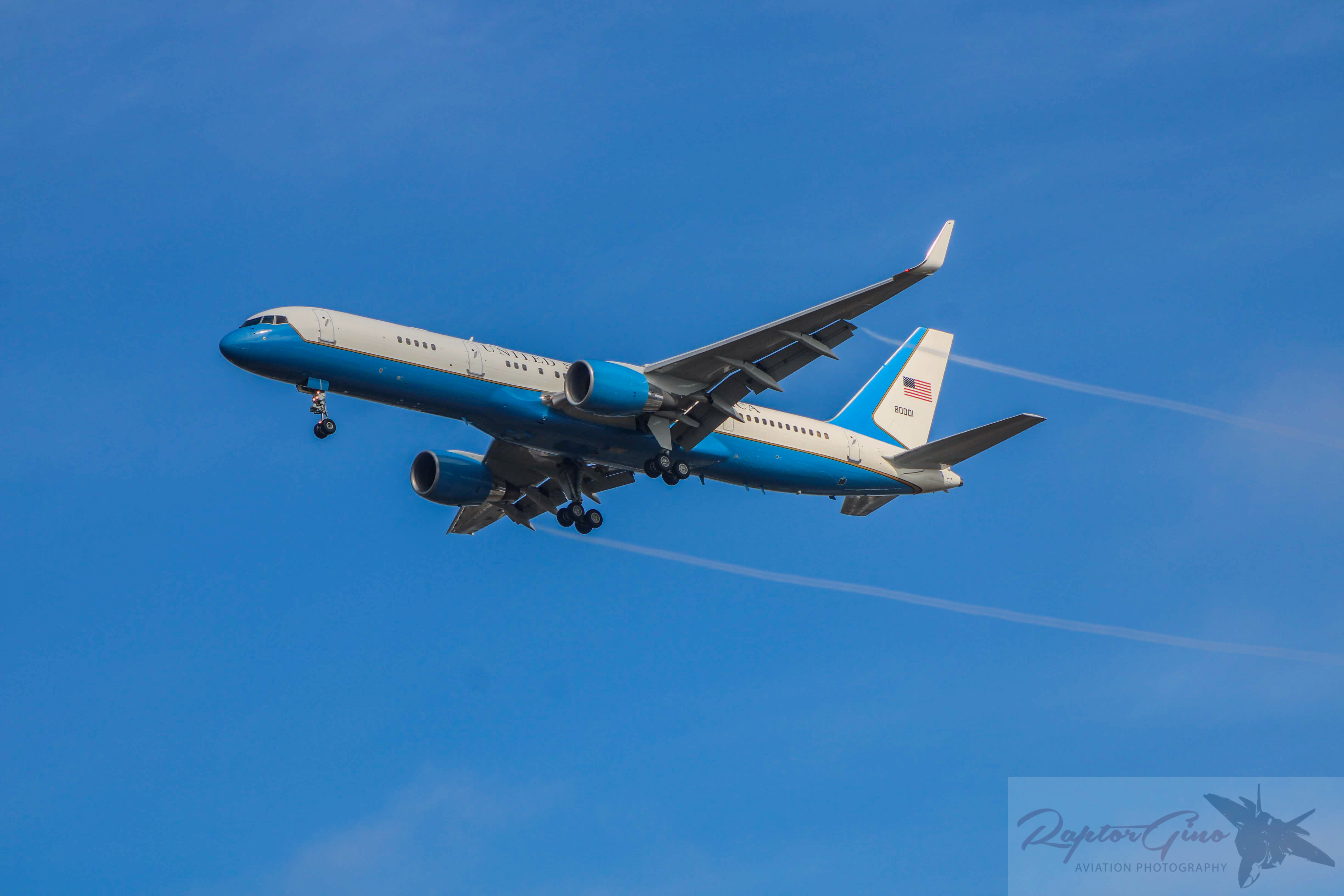 Full size: USAF - United States Air Force Boeing 757-200 C-32 at Newport News/Williamsburg International Airport