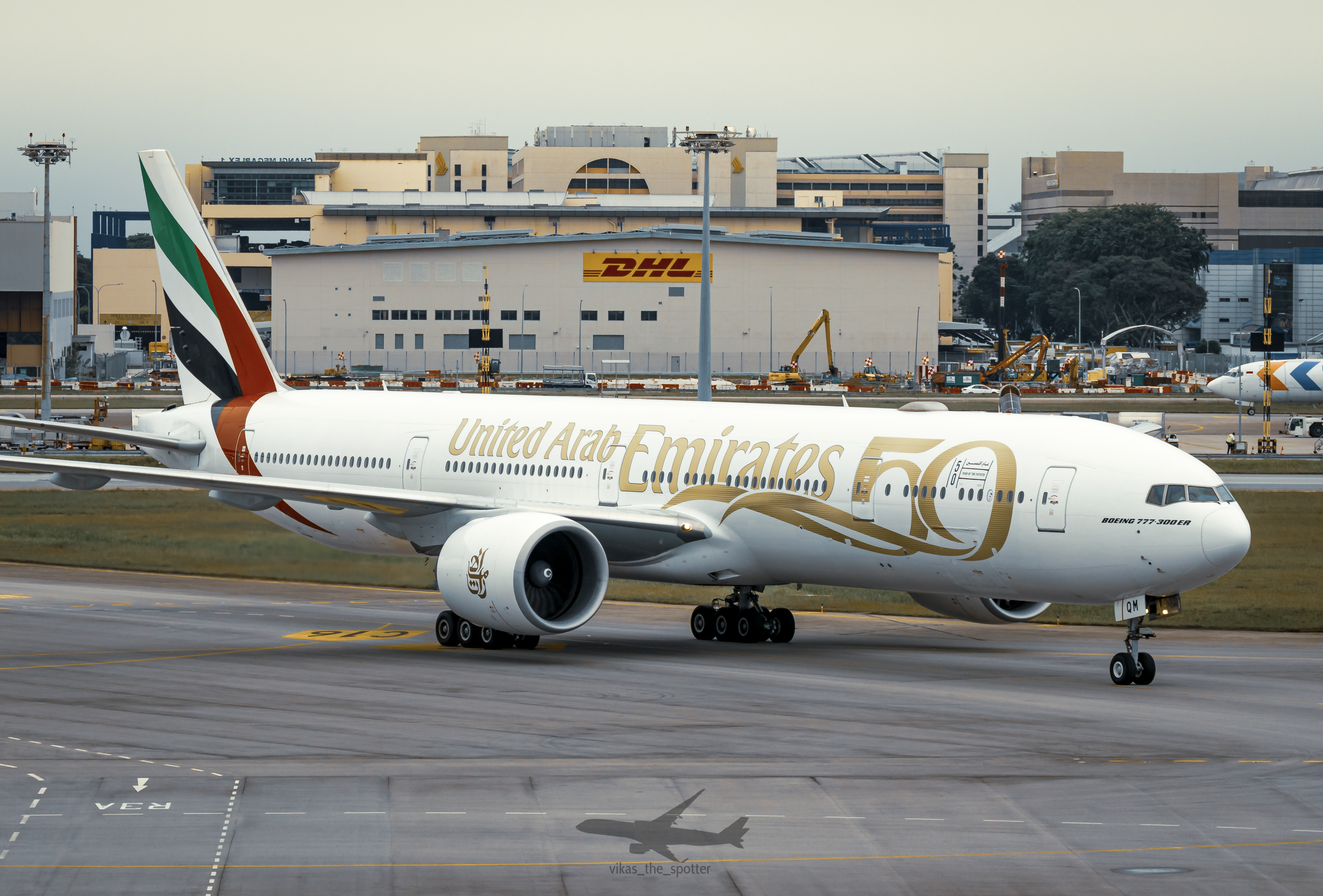 Full size: Emirates  Boeing 777-300ER A6-EQM at Singapore-Changi Airport