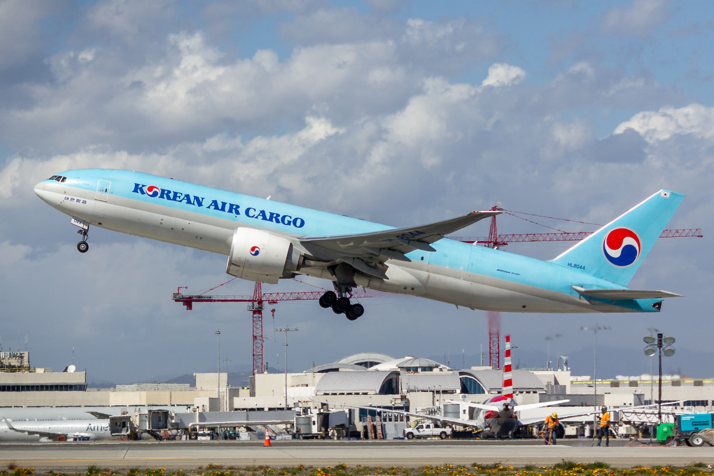 Full size: Korean Air Cargo Boeing 777-F HL8044 at Los Angeles International Airport