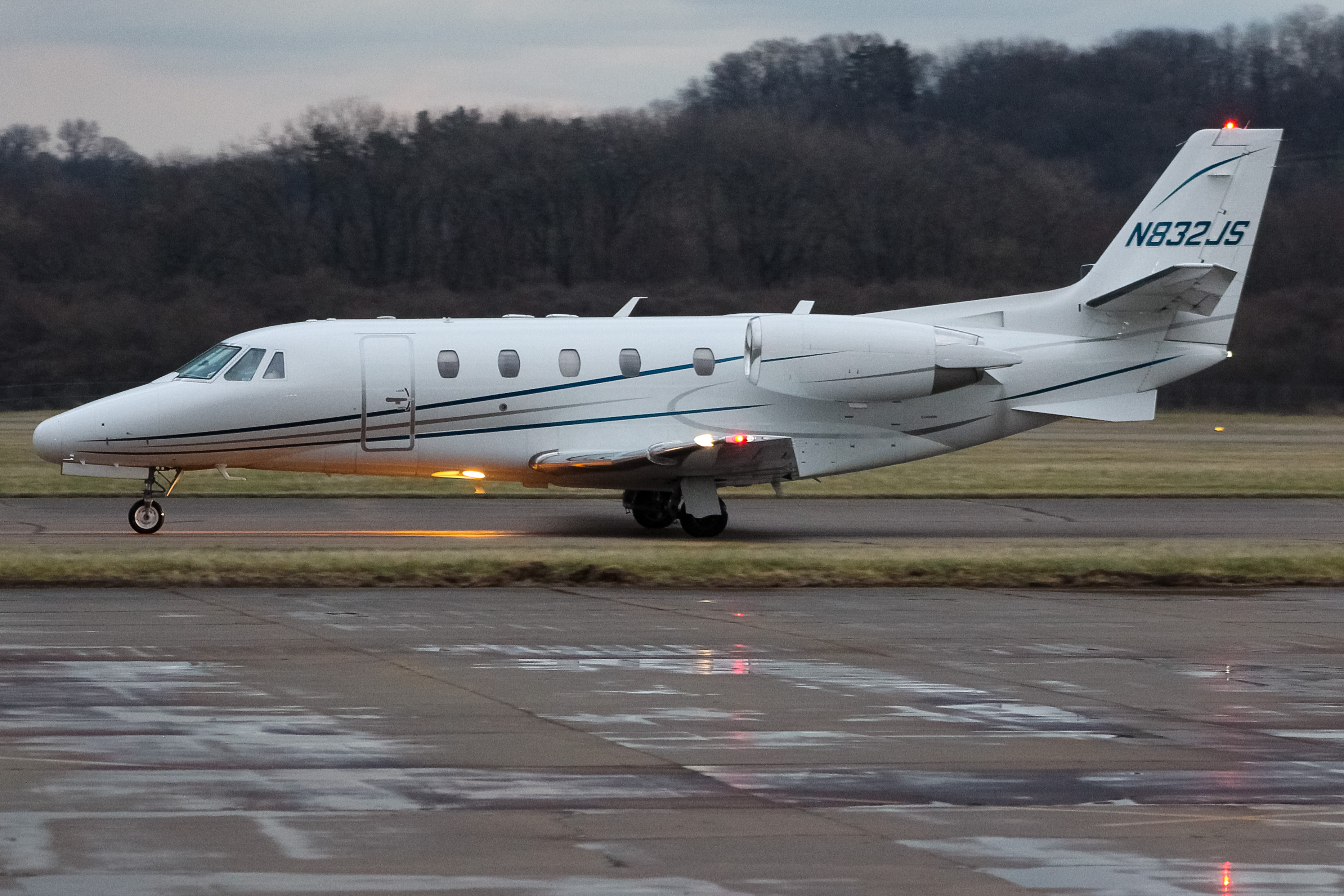 Full size: PRIVATE  Cessna Citation 560XL Excel N832JS at Cincinnati Municipal Airport/Lunken Field