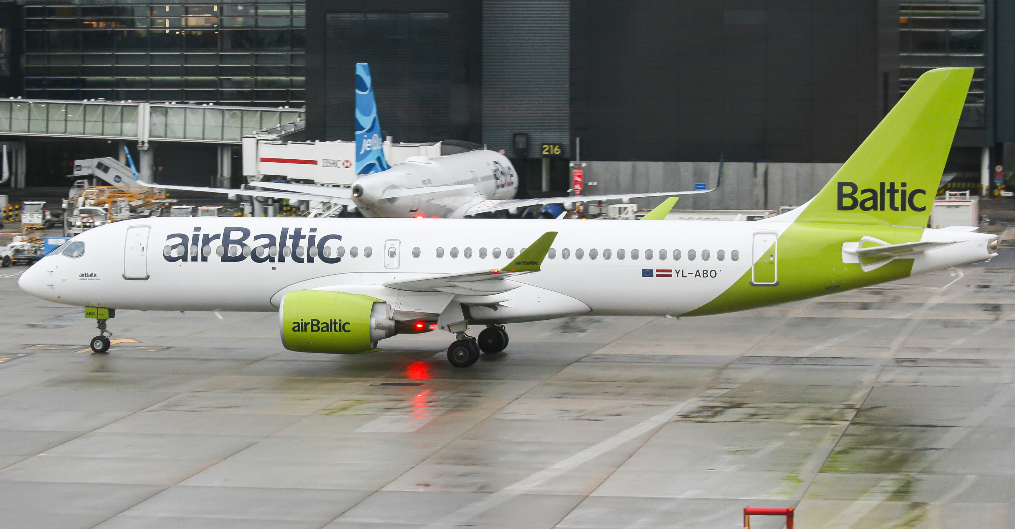 Full size: Air Baltic Airbus A220-300 YL-ABO at London Heathrow International Airport
