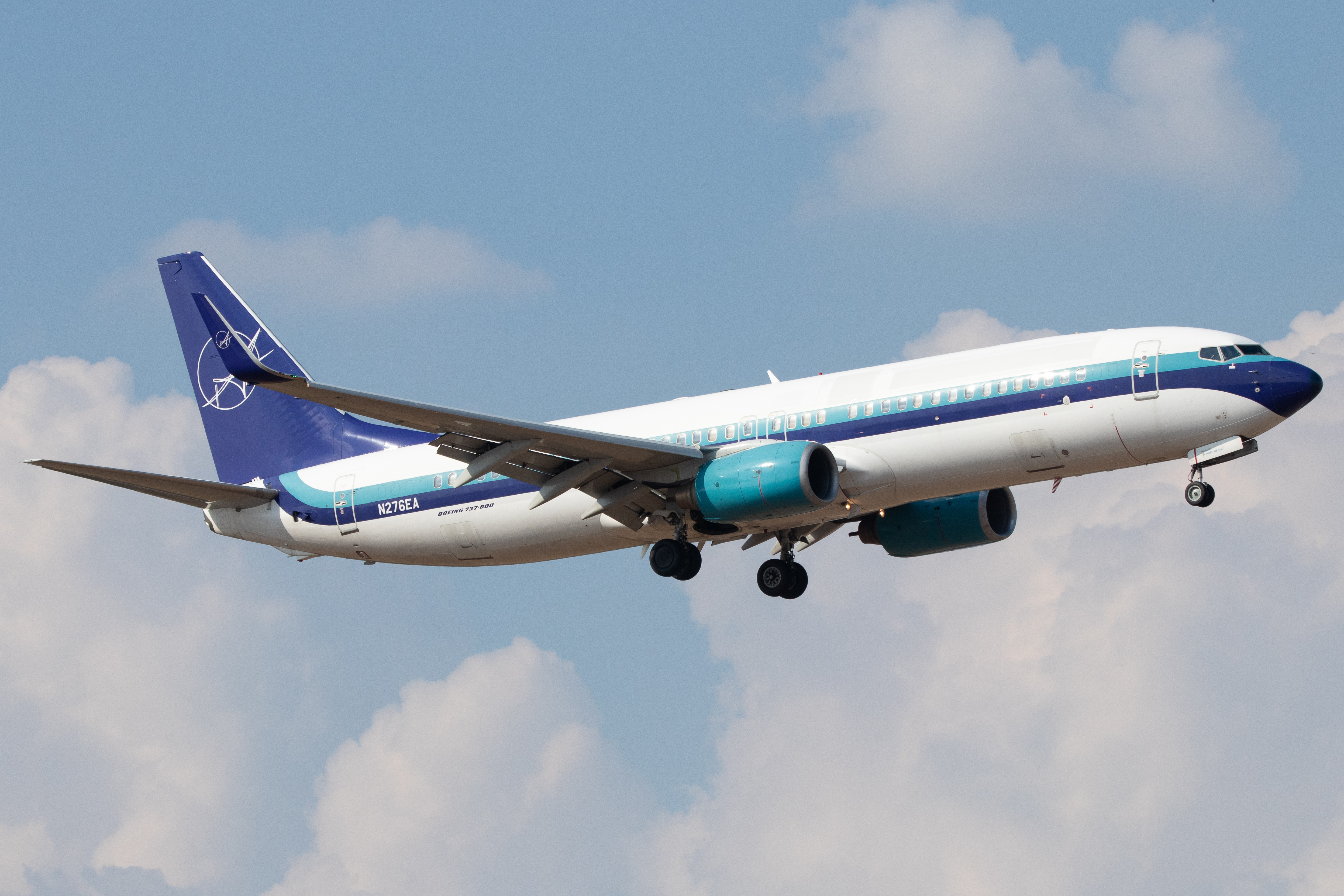 Full size: Swift Air Boeing 737-800 N276EA at San Antonio International Airport