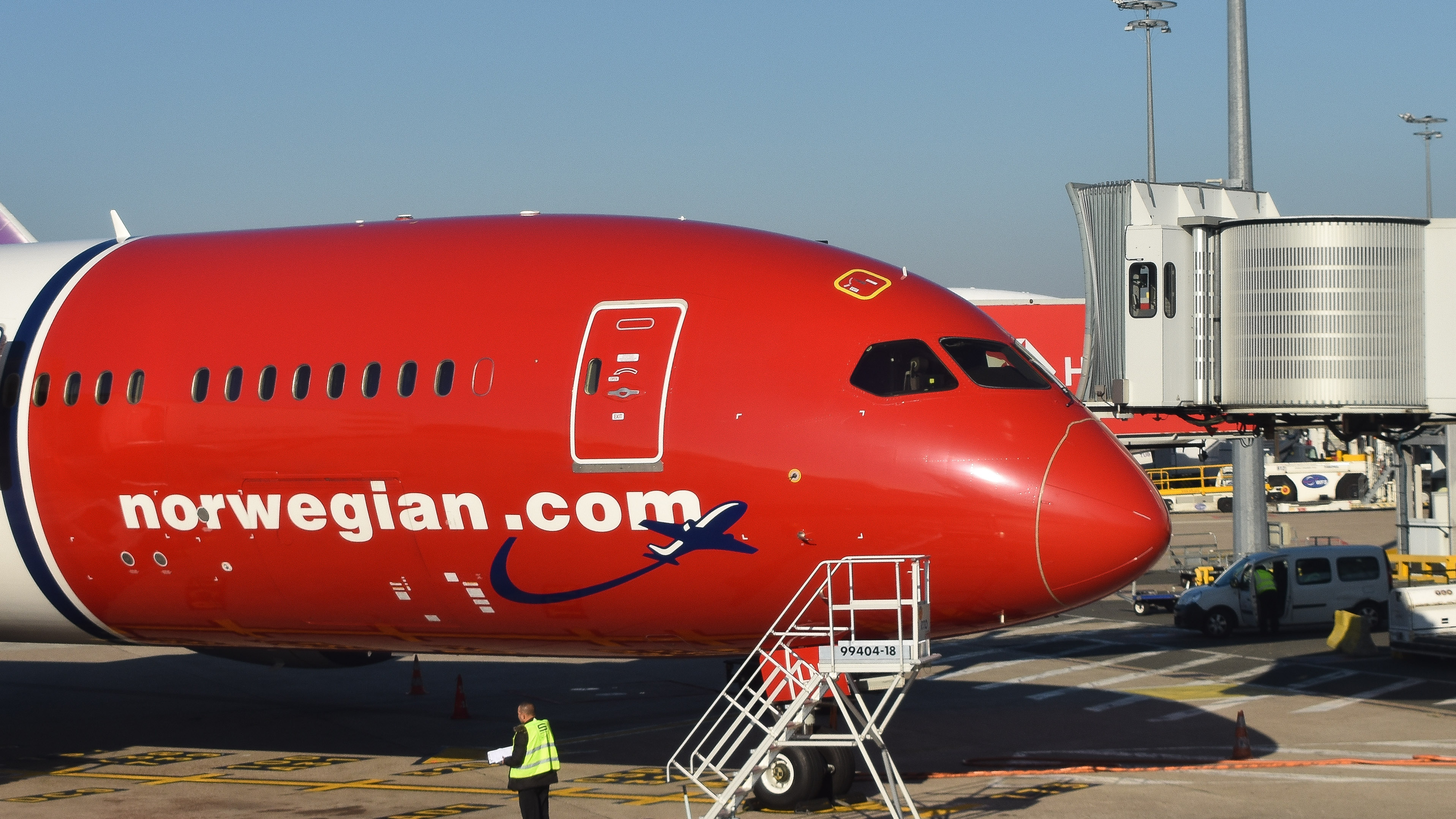 Full size: Norwegian Air Boeing 787-9 LN-LNS at Paris Charles de Gaulle Airport