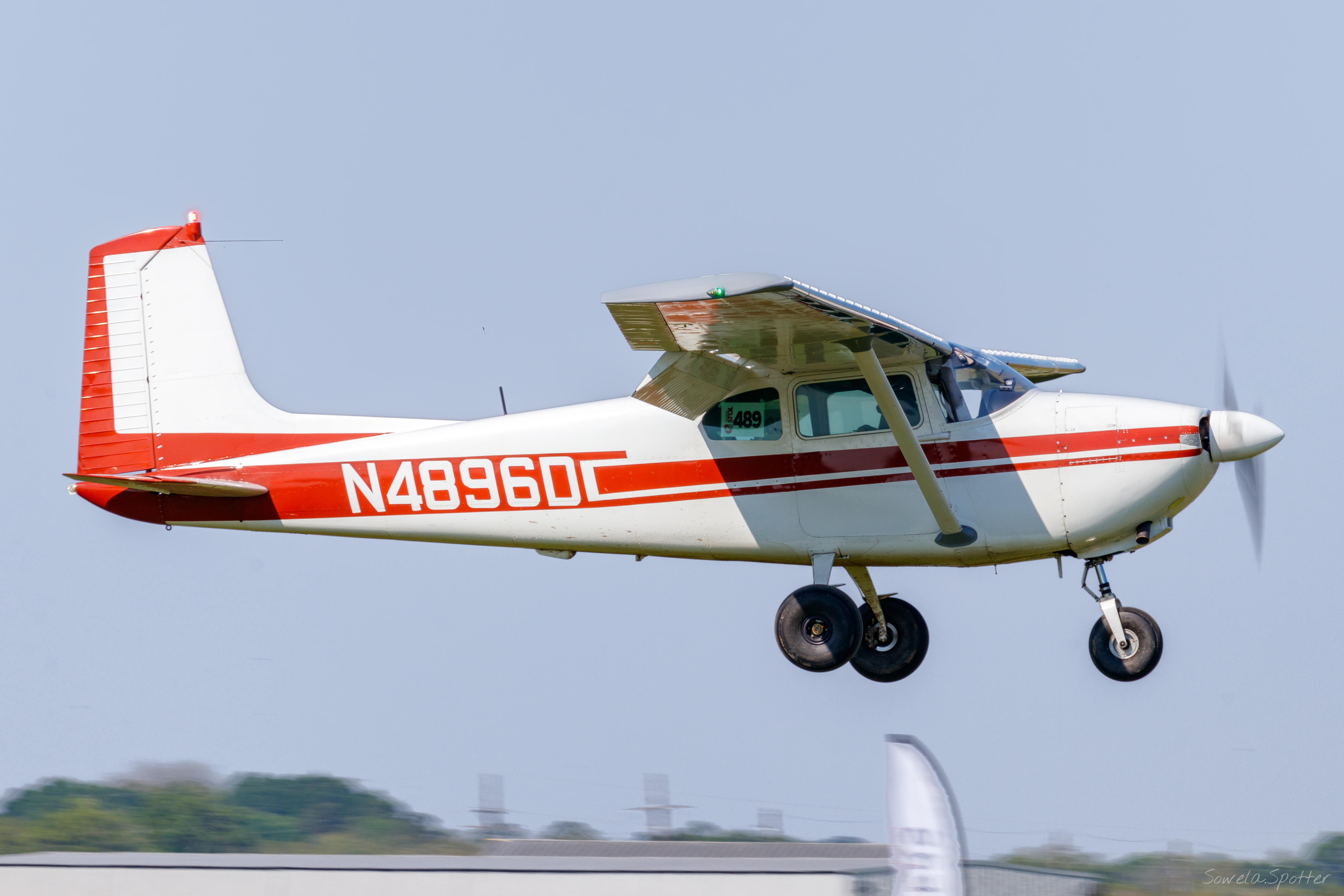 Full size: PRIVATE Cessna 172 N48960 at 