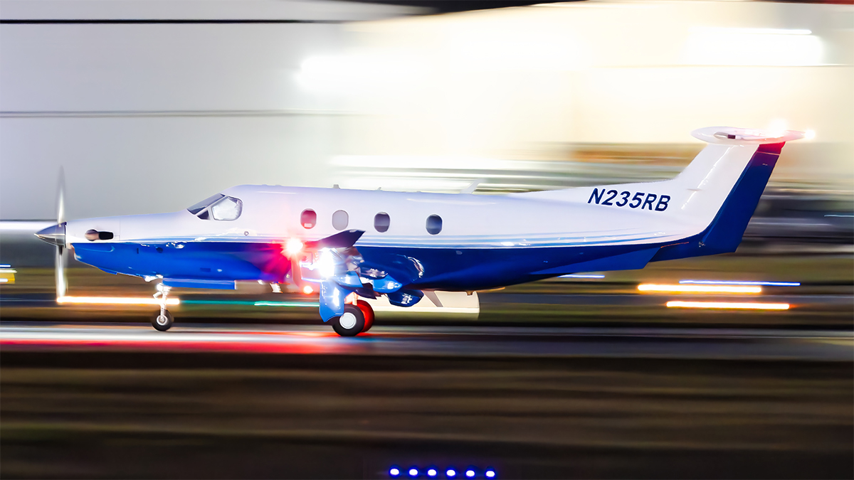 Full size: Tradewind Pilatus PC-12 N235RB at White Plains Westchester County Airport