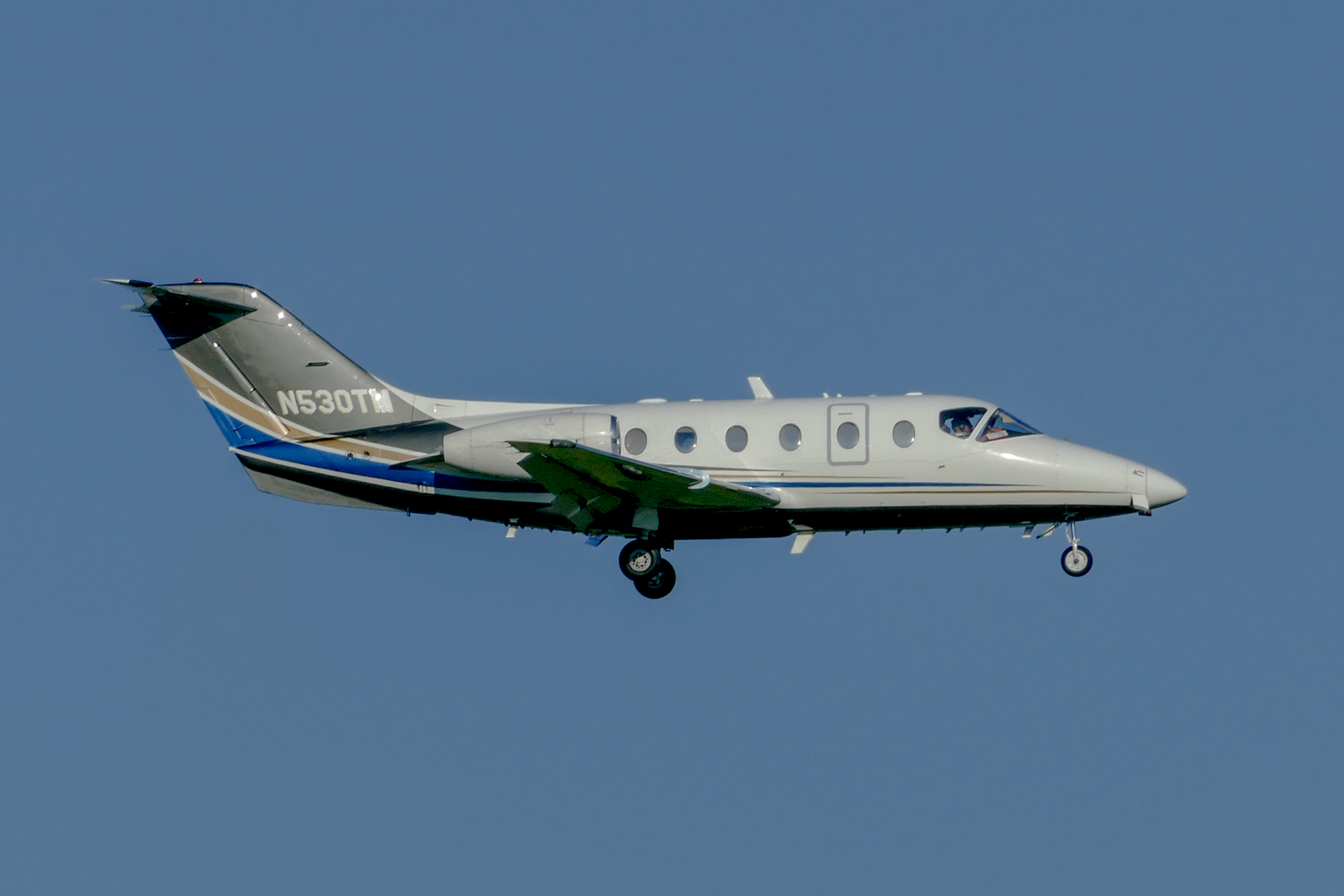 Full size: PRIVATE Hawker Beechcraft 400XP N530TM at Austin-Bergstrom International Airport